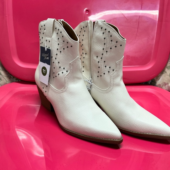 Universal Thread Shoes - Twyla western boots